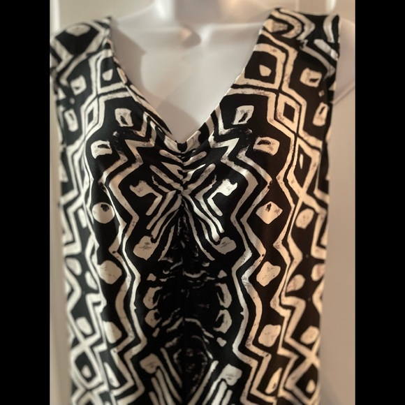 Like New Maxi Dress - Picture 2 of 3